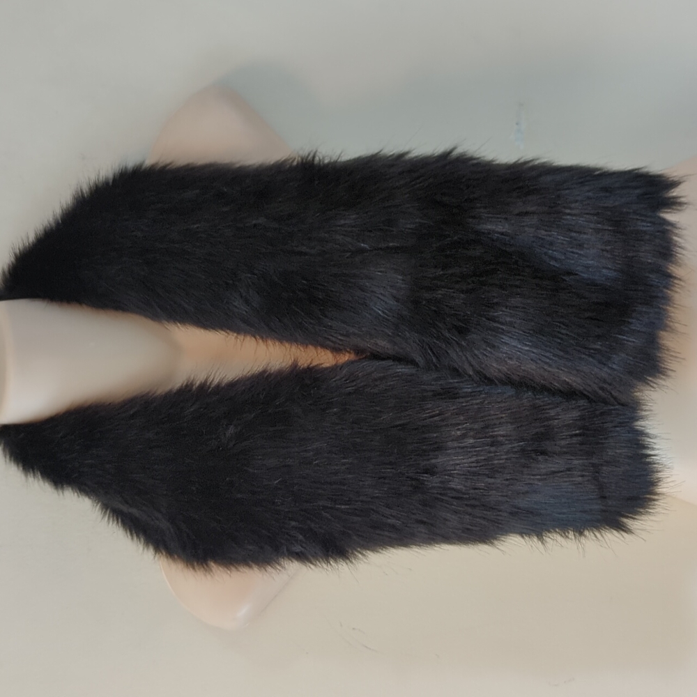 Unreal Fur Faux Stole - Picture 12 of 16
